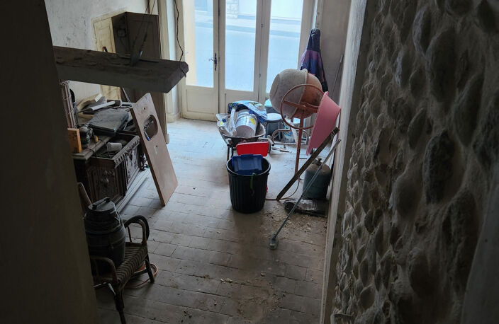 Maison de ville - à rénover - 100 m2 - mitoyenne - tout à l' — photo 3