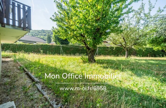 Référence : 6958-TCA. - Maison 5 pièces - jardin plat de plus de 1000m2 - garage - à raffraichir (74330 La Balme de Sillingy secteur Vinci) — photo 4