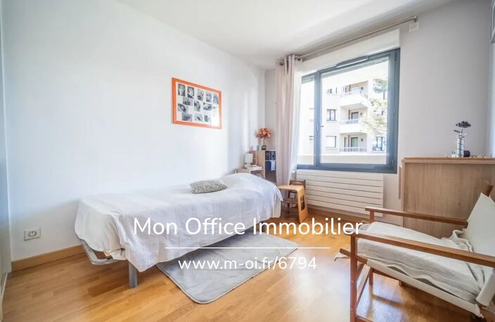 Référence : 6794-TCA. - Appartement 3 pièces - terrasse de 30m2 - Parking de copropriété - Garage possible - à Annecy (74000) — photo 3