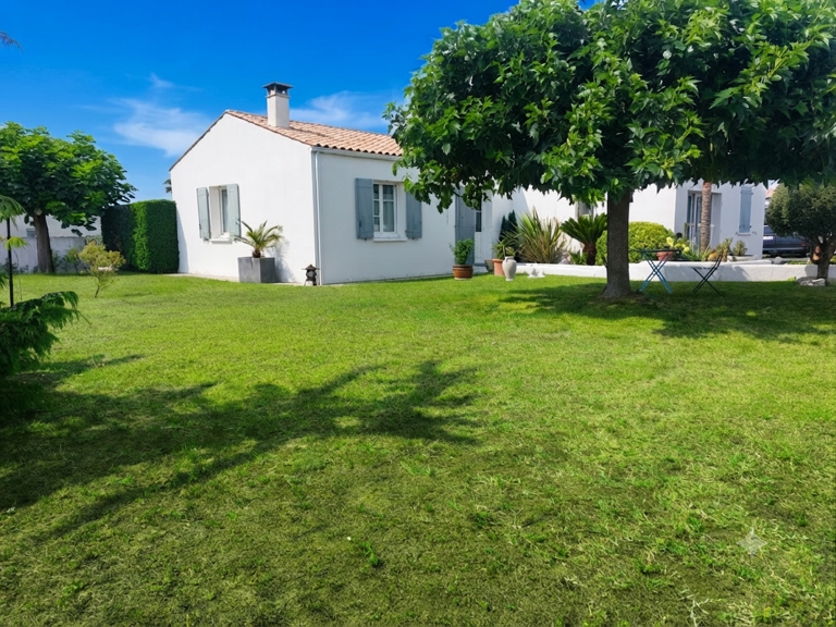 Maison 120 m2 + Gite 40 m2 .17120 Grézac — photo 1