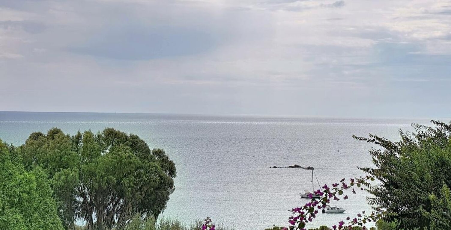 BEAU F2 MEUBLÉ SANGUINAIRES — photo 1