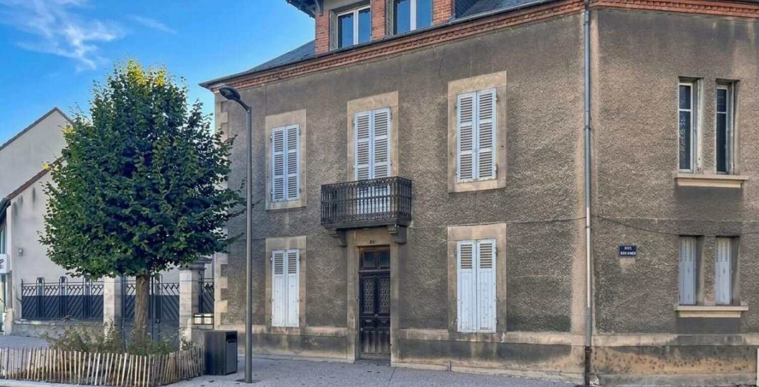 Maison de caractère à rénover ! — photo 1