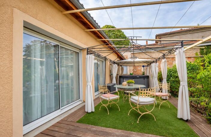Maison à vendre 7 pièces VILLEFRANCHE SUR SAONE (69) — photo 3
