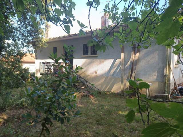 MAISON SUR SOUS SOL 3 CHAMBRES AVEC GARAGE , QUARTIER CALME — photo du bien
