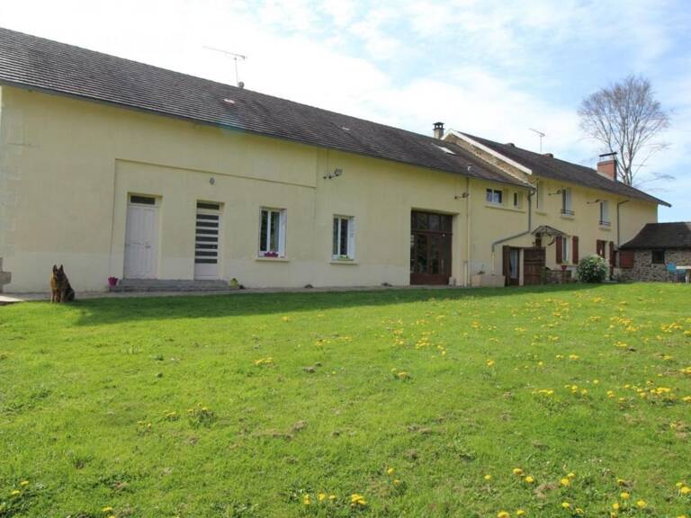 COUP DE COEUR DE CETTE FERME AUBERGE IMPLANTEE SUR 21 HECTARES, SECTEUR AMBAZAC 87 — photo 1