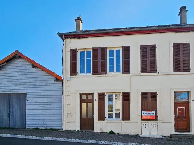 Maison de bourg avec grange et petit terrain – Besson (03) — photo du bien