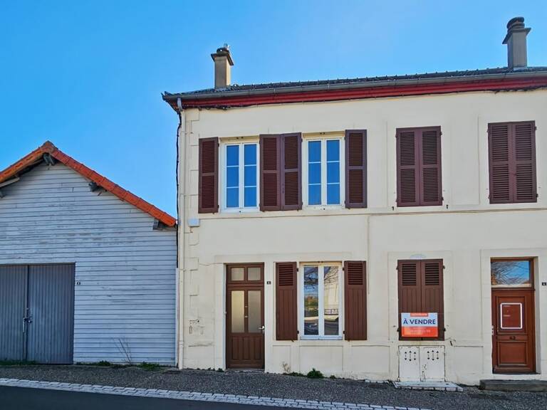 Maison de bourg avec grange et petit terrain – Besson (03) — photo 1