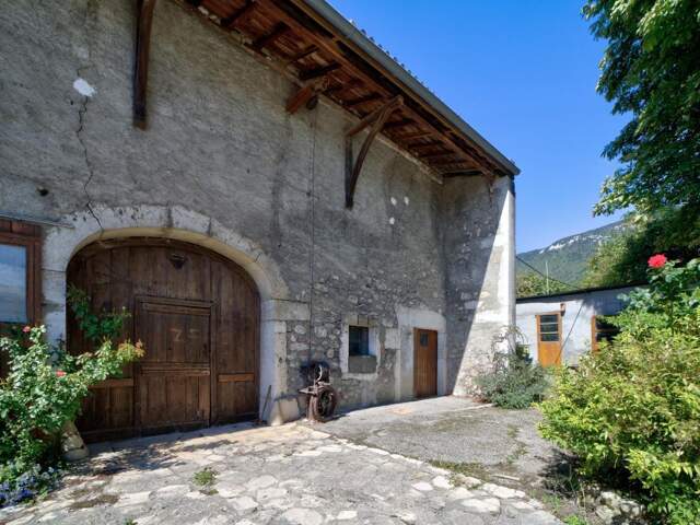 Grange à rénover avec permis de construire déposé – Ballon 01 - Valserhône — photo du bien