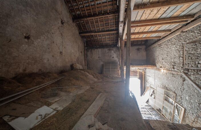 Grange à rénover avec permis de construire déposé – Ballon 01 - Valserhône — photo 5