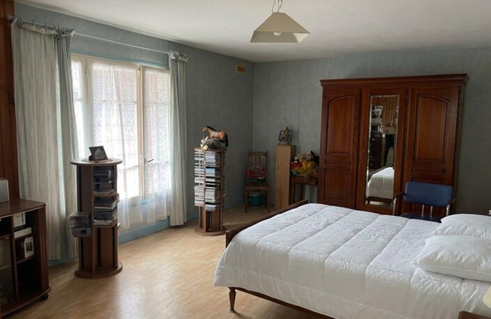 Maison familiale de 125 m² avec combles aménageables, garage et atelier - SAINT LAURENT DE COGNAC (16) — photo 2