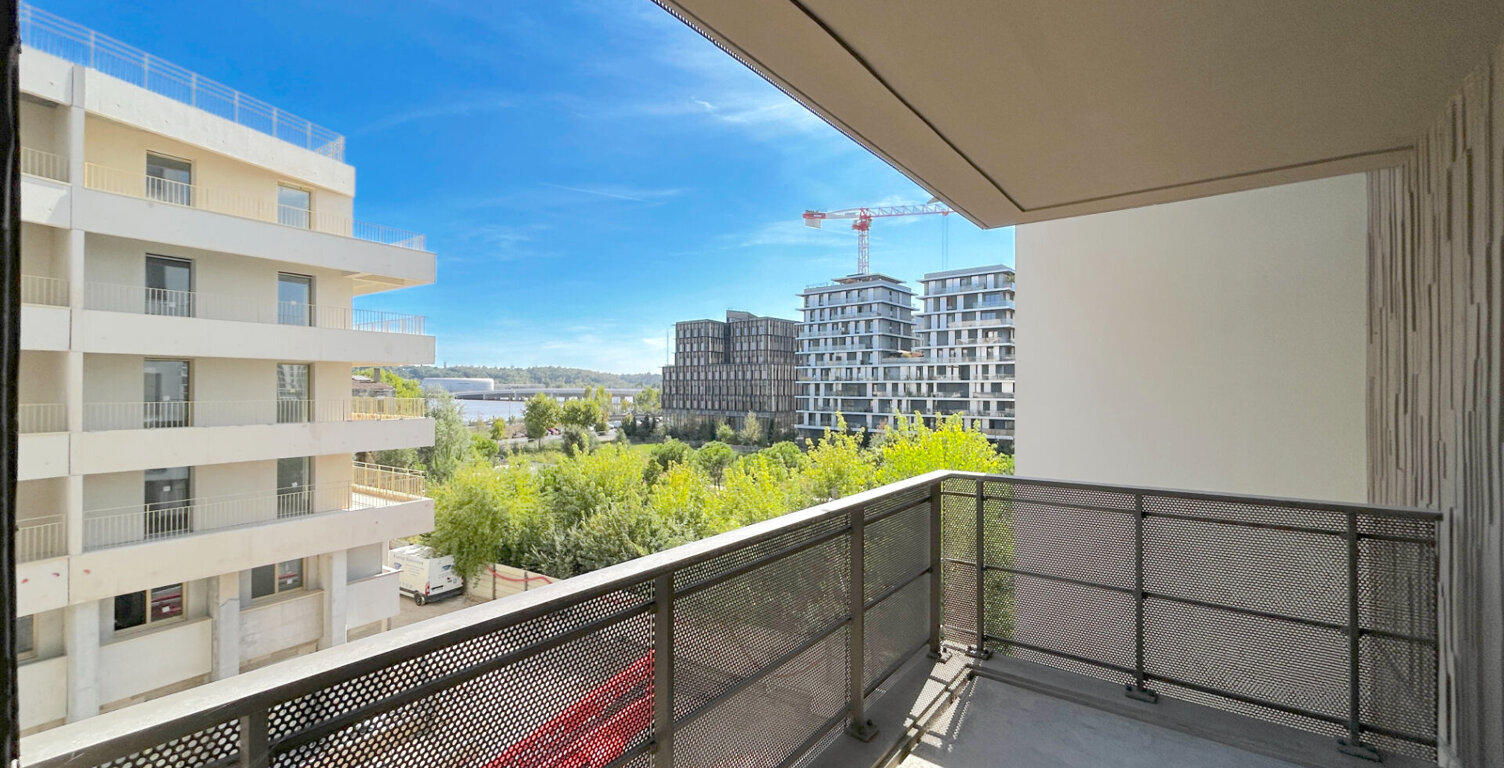 A LOUER APPARTEMENT DE TYPE 4 AVEC TERRASSE - BORDEAUX QUARTIER EURATLANTIQUE — photo 1