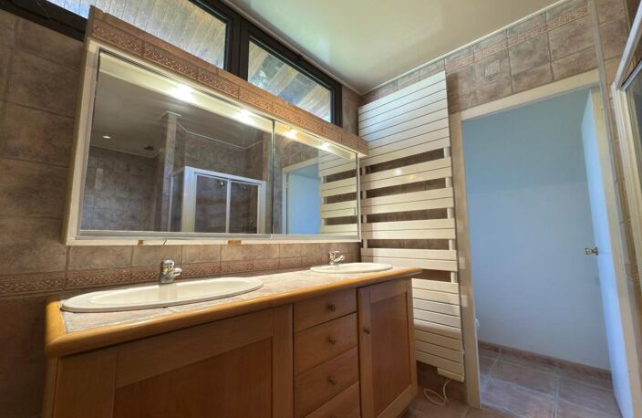 Maison 300 m² 9 piéces avec jardin secteur condat LIBOURNE (33) — photo 4