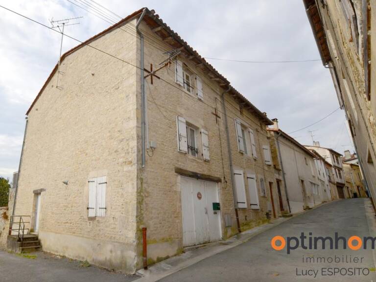   Maison en pierre au cœur du Ruffec historique — photo 1