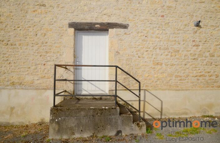   Maison en pierre au cœur du Ruffec historique — photo 2