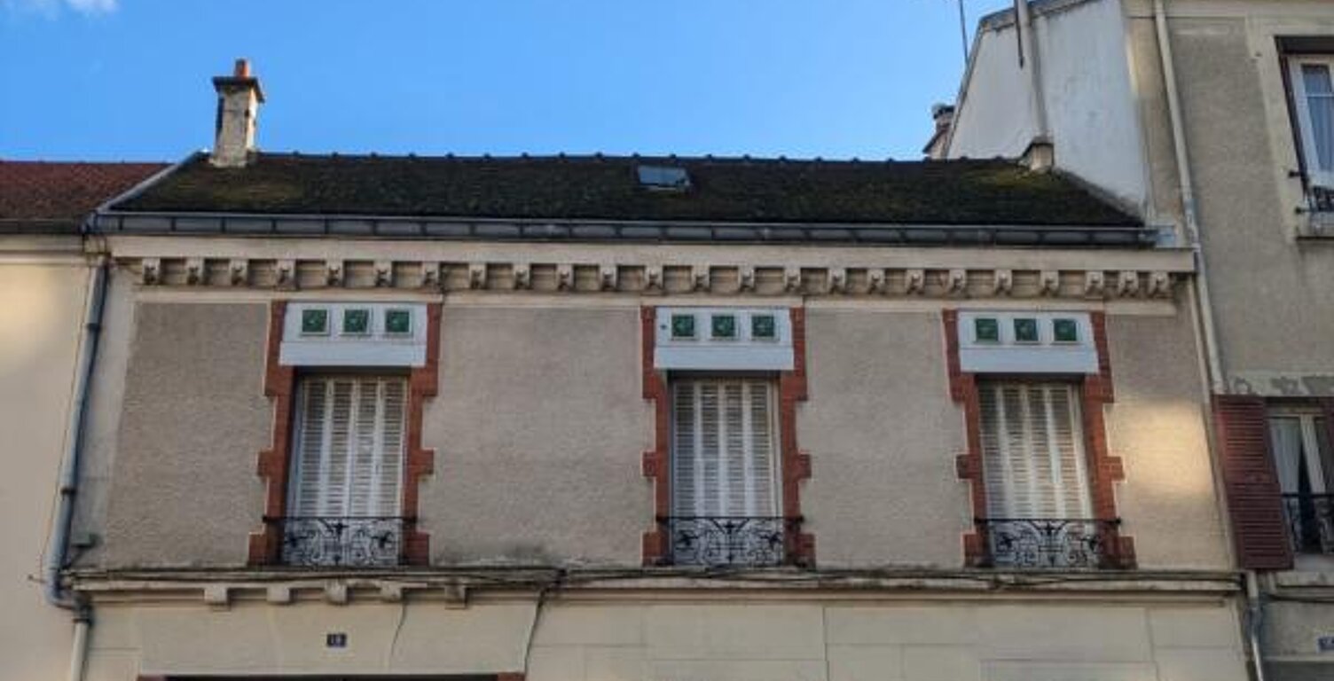 EXCLUSIVITÉ – Ensemble immobilier avec énorme potentiel à 500m du Métro Ligne 11 — photo 1