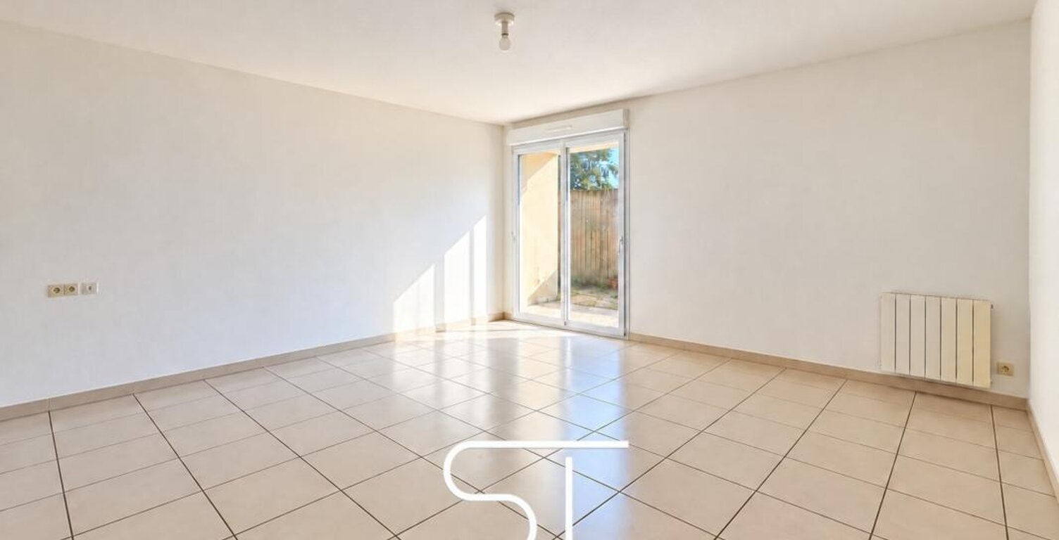Investissement locatif : T2 de 46 m² avec jardin et garage – Lisieux (14100) — photo 1