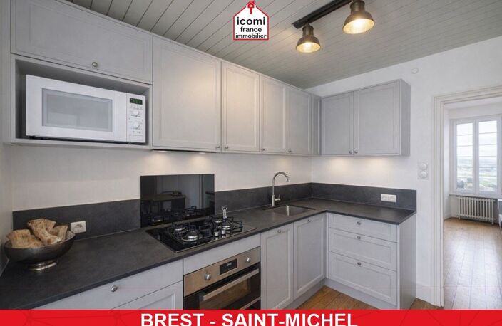 FINISTERE - Brest (29200) - A VENDRE - MAISON DE CHARME DES ANNEES 30 DE 150 M² AVEC JARDIN CLOS ET GARAGE - 4 CHAMBRES - RENOVATION DE 2019  - VUE MER - RARE — photo 3