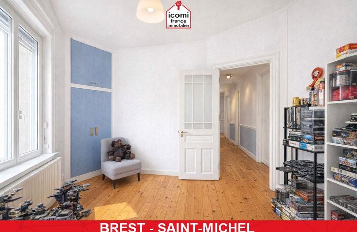 FINISTERE - Brest (29200) - A VENDRE - MAISON DE CHARME DES ANNEES 30 DE 150 M² AVEC JARDIN CLOS ET GARAGE - 4 CHAMBRES - RENOVATION DE 2019  - VUE MER - RARE — photo 5