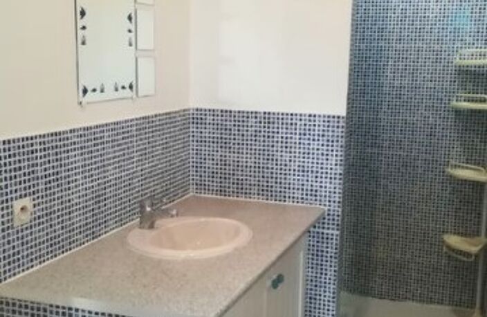 T3 — photo 3