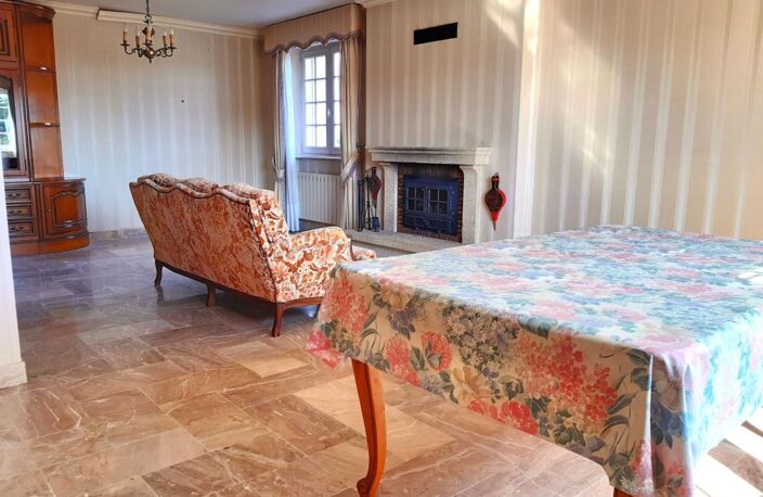Maison traditionnelle dans hameau campagne — photo 4