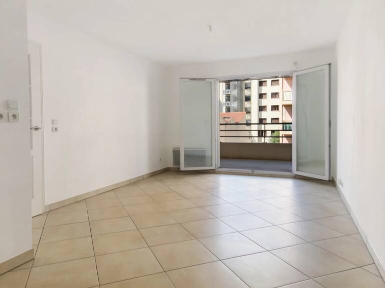 Nice Riquier : 2 pièces avec terrasse — photo 1