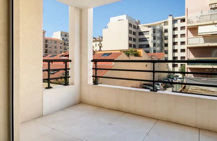 Nice Riquier : 2 pièces avec terrasse — photo 3