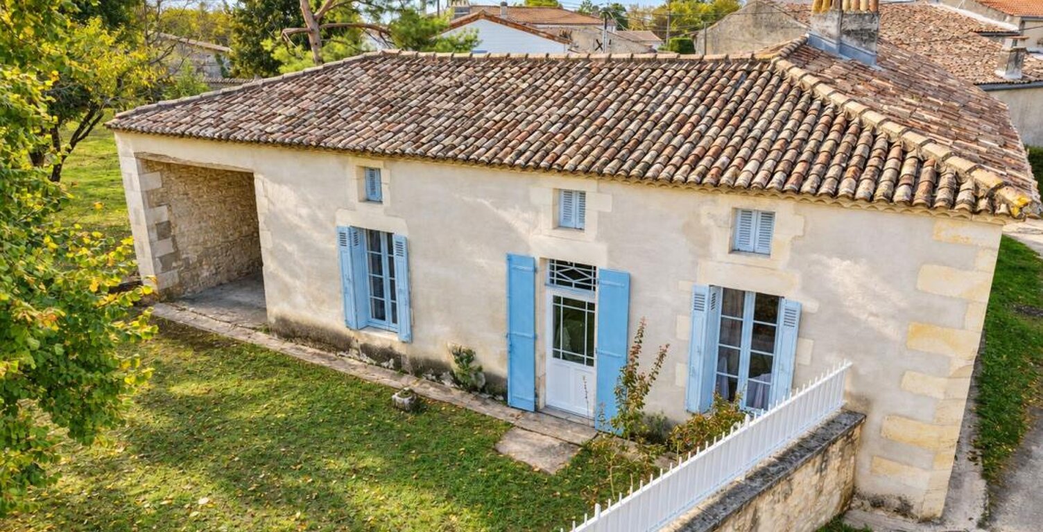 Maison À Vendre ARCES 5 pièces 137m2 — photo 1