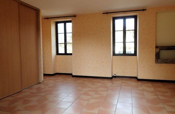 Maison de 60m2 à louer sur Saint-Germain-du-Bel-Air — photo 2