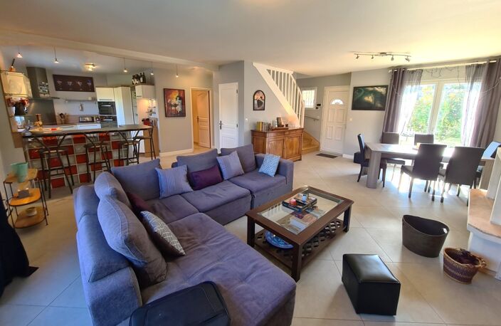 Maison à vendre SAINTE GENEVIEVE DES BOIS (91) - Maison lumineuse 4 chambres avec sous-sol total  de 125m² et terrain de 500 m² — photo 3