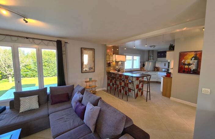Maison à vendre SAINTE GENEVIEVE DES BOIS (91) - Maison lumineuse 4 chambres avec sous-sol total  de 125m² et terrain de 500 m² — photo 4