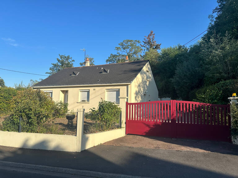 Maison à vendre 4 pièces SAUMUR (49400) - Pavillon de plain-pied - Jardin clos - garage — photo 1