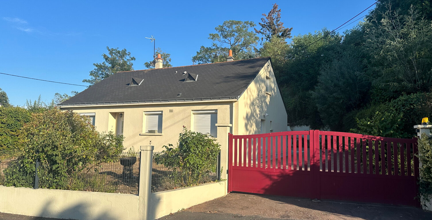 Maison à vendre 4 pièces SAUMUR (49400) - Pavillon de plain-pied - Jardin clos - garage — photo 1