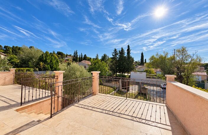 Maison T5 à vendre à Manosque Village - surface utile d'environ 220 m² — photo 2