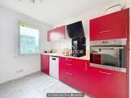 LOGNES - DERNIER ETAGE APPARTEMENT 4 PIÈCES AVEC BALCON, BOX,CAVE ET SANS TRAVAUX — photo 2