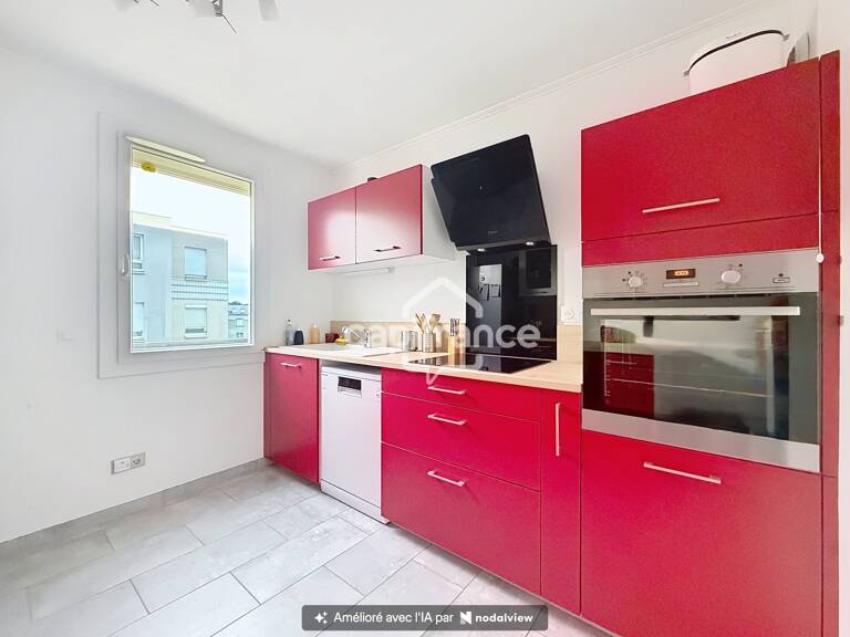 LOGNES - DERNIER ETAGE APPARTEMENT 4 PIÈCES AVEC BALCON, BOX,CAVE ET SANS TRAVAUX — photo 1