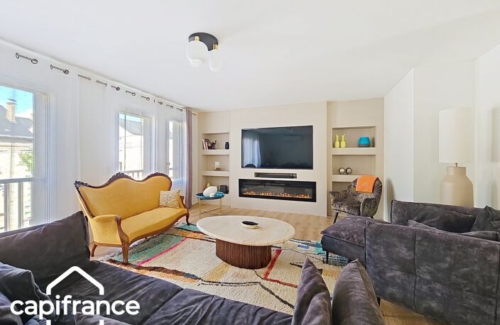 THOUARS Place Lavault- Appartement de 200 m2 -climatisation réversible- 5 chambres -Ascenseur privatif — photo 2