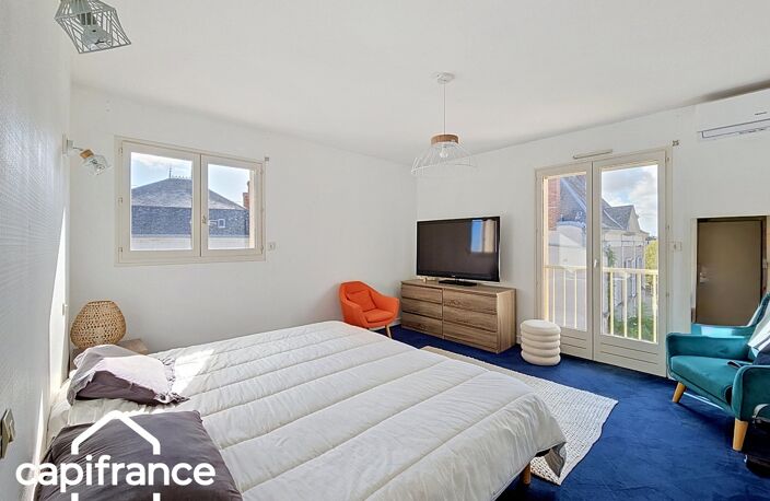 THOUARS Place Lavault- Appartement de 200 m2 -climatisation réversible- 5 chambres -Ascenseur privatif — photo 5