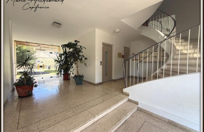AGEN – Belle appartement T4 rénové - 4ᵉ étage avec ascenseur - garage — photo 2