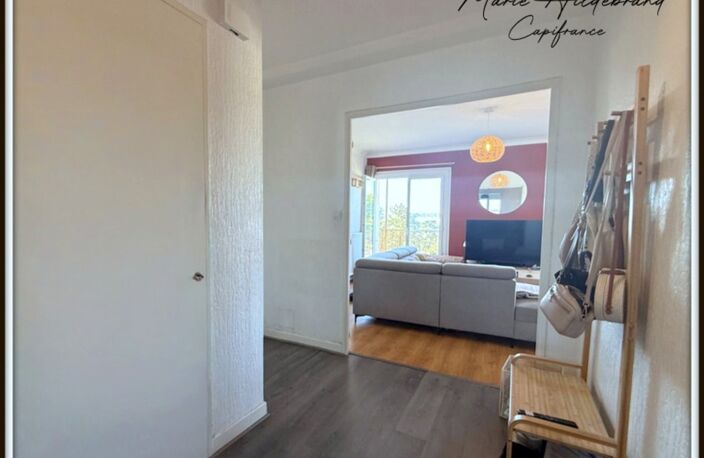 AGEN – Belle appartement T4 rénové - 4ᵉ étage avec ascenseur - garage — photo 3