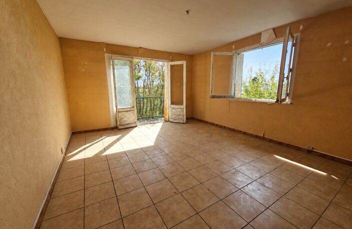 Maison individuelle, A RENOVER, ATELIER, GARAGE, 1027 M2 DE JARDIN CLOS, AU CALME, EXPOSÉE SUD, 1H DE LYON — photo 2