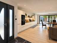 PROPRIETE EN CENTRE DE VILLAGE 9 PIECES 6 CHAMBRES PATIO INTERIEUR ARBORE GARAGES — photo 2