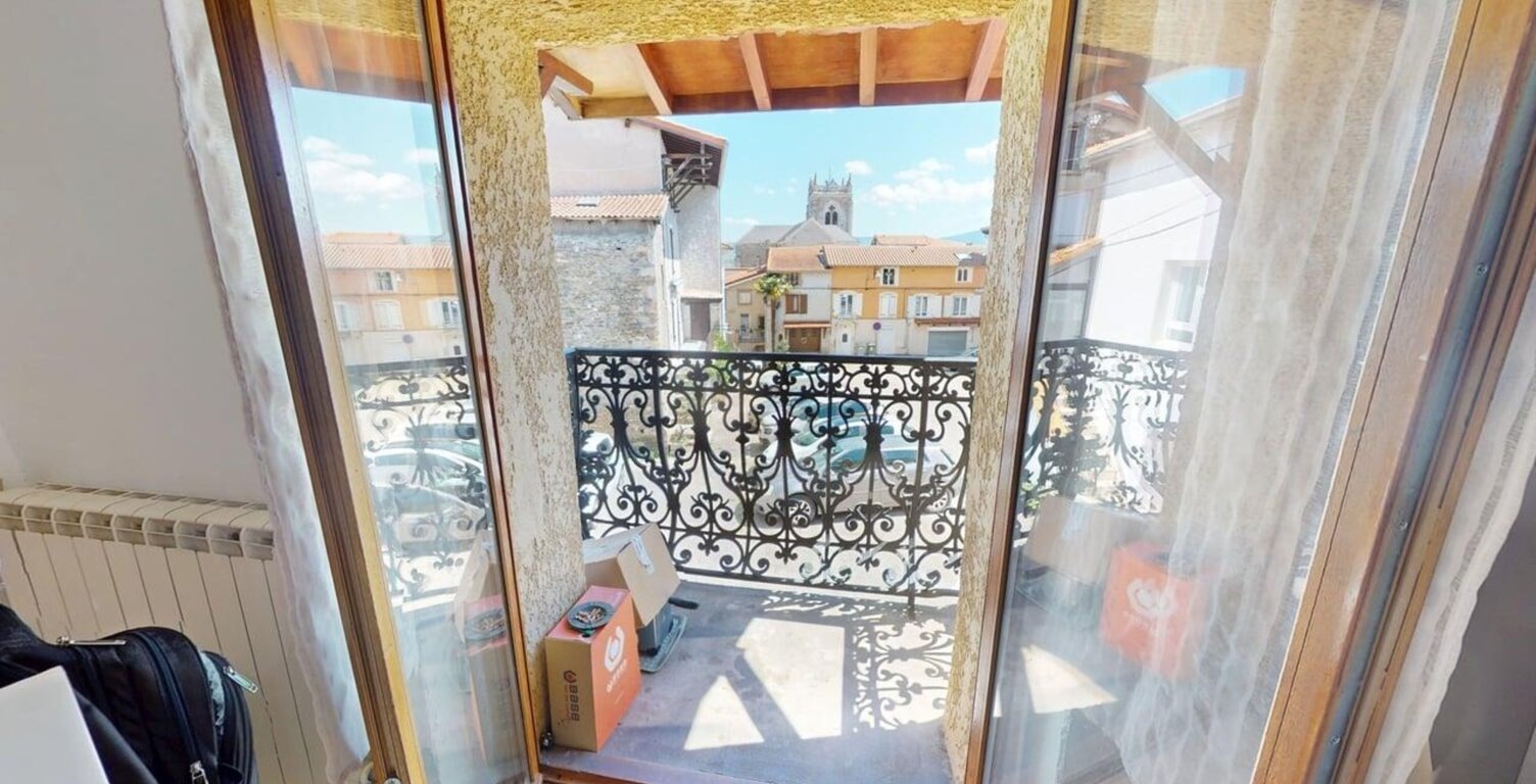 Ensemble de deux logements  SAINT MARTIN LA PLAINE (42) centre village — photo 1