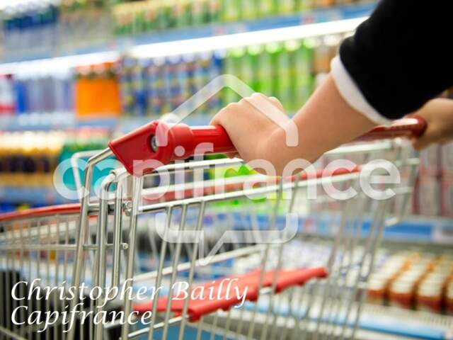 Fonds de commerce : activité d'épicerie multi-services prête à l'emploi — photo du bien