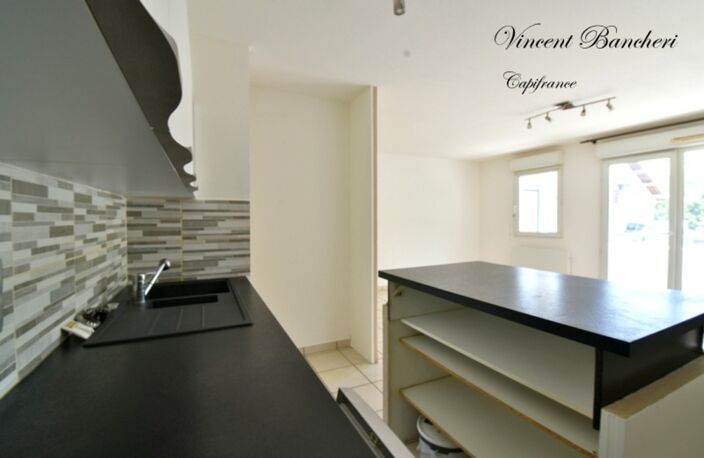 Appartement meublé à louer 3 pièces ANNEMASSE (74) avec balcon, parking privatif et piscine — photo 3