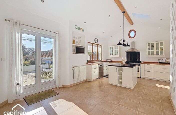 Maison familiale 131 m² – 4 chambres + bureau – vie de plain-pied – jardin 620 m² – La Chapelle-Gaudin (Argentonnay 79150) — photo 4