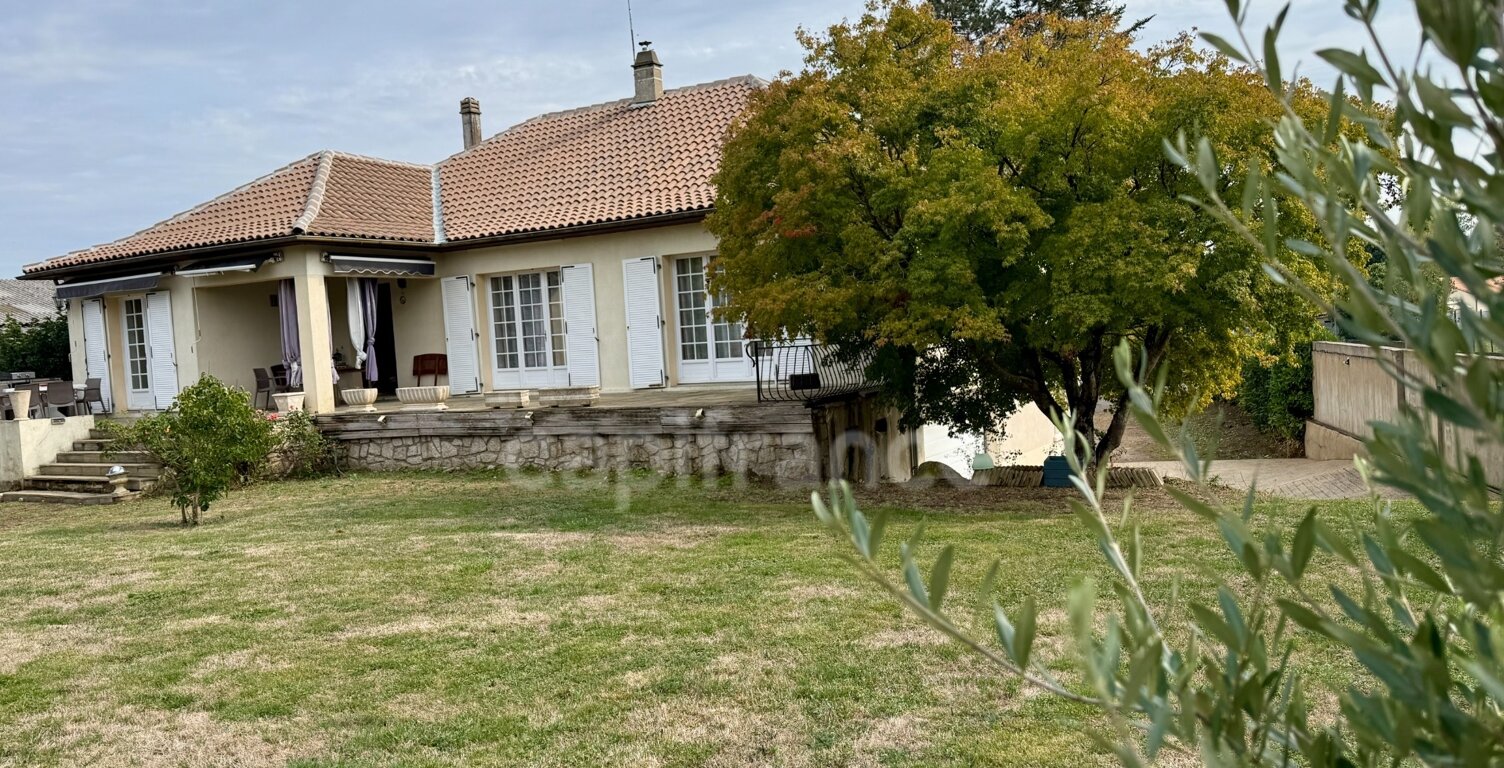   Une maison familiale aux volumes généreux et au potentiel remarquable — photo 1