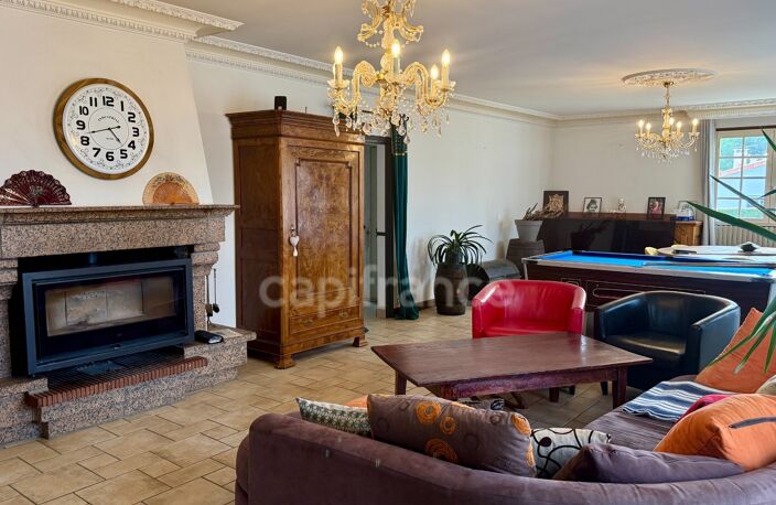   Une maison familiale aux volumes généreux et au potentiel remarquable — photo 4