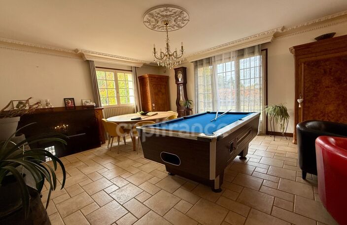   Une maison familiale aux volumes généreux et au potentiel remarquable — photo 5