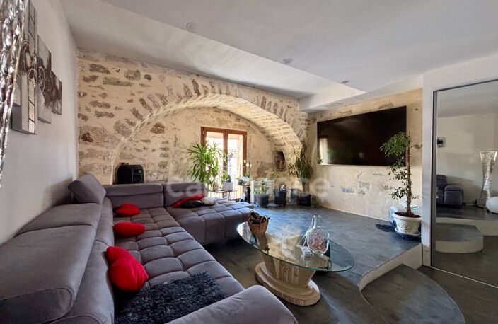 GIGEAN(34), À VENDRE MAISON DE VILLAGE RÉNOVÉE P4, SURFACE TOTALE 126 m2, TERRASSE 10 m2, GARAGE 26 m2, CENTRE VILLE — photo 2