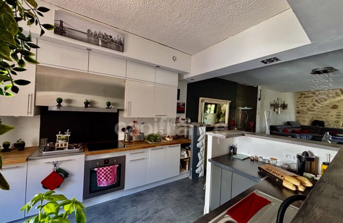 GIGEAN(34), À VENDRE MAISON DE VILLAGE RÉNOVÉE P4, SURFACE TOTALE 126 m2, TERRASSE 10 m2, GARAGE 26 m2, CENTRE VILLE — photo 3